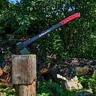 Легкая рукоять из фибергласса с дополнительным покрытием нейлоном не скользит в руках и амортизирует удар, снижая нагрузку на руки.